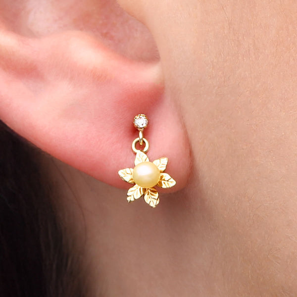 Par de Brinco Infantil em Ouro Amarelo 18 k Florzinha com Pérolas Baby e Zirconias
