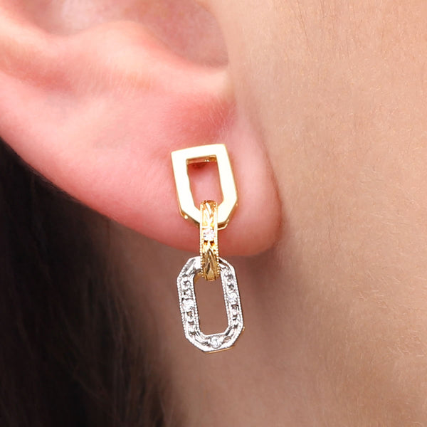 Par de Brinco Infantil em Ouro Amarelo 18 k Elos com Diamantes