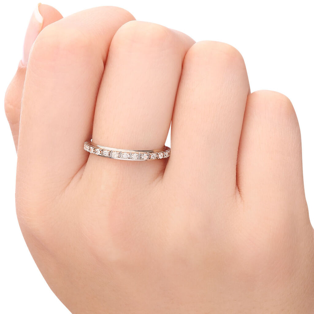 Aliança Inteira em Ouro Branco 18k de Diamantes