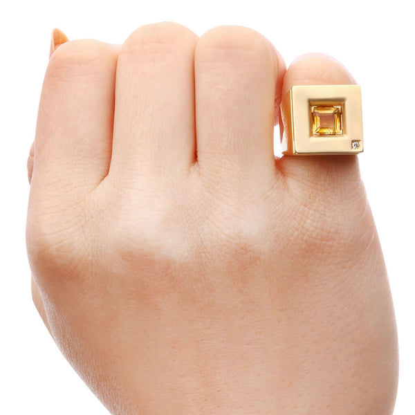 Anel em Ouro Amarelo 18k com Citrino e Diamante
