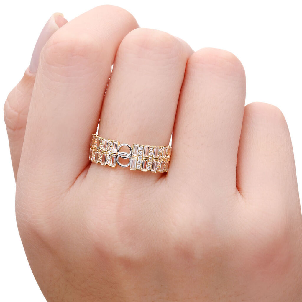Anel em Ouro Amarelo 18k com Zirconias
