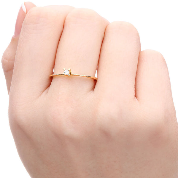 Anel em Ouro Amarelo 18 k com Diamante
