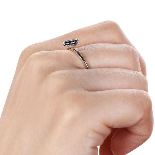 Anel em Ouro 18k com Diamantes Negros