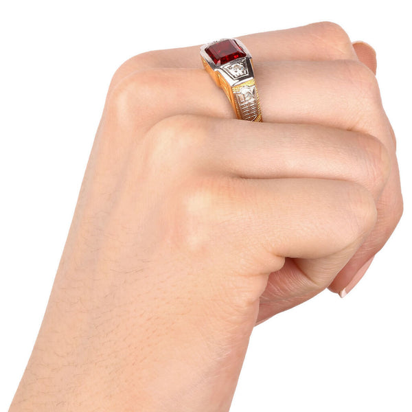 Anel em Ouro Amarelo 18k de Formatura Direito com Pedra Sintetica Vermelha e Diamantes