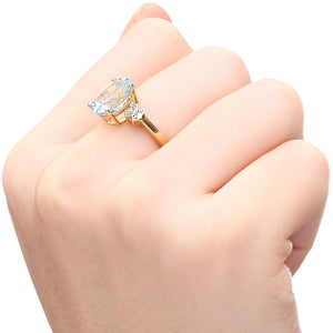 Anel em Ouro Amarelo com Água Marinha Oval e Diamantes