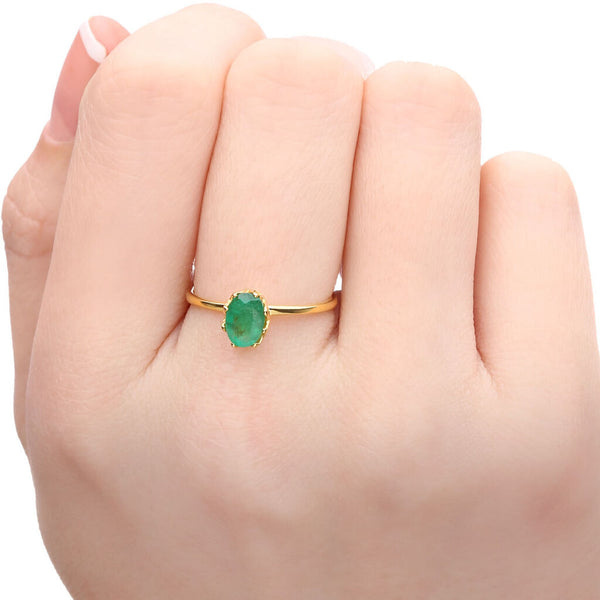 Anel em Ouro Amarelo 18 k com Esmeralda