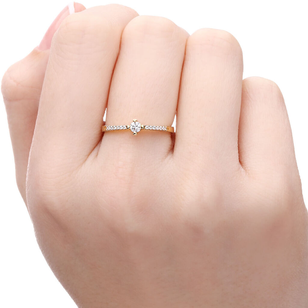 Anel em Ouro Amarelo 18k Solitário com Diamante