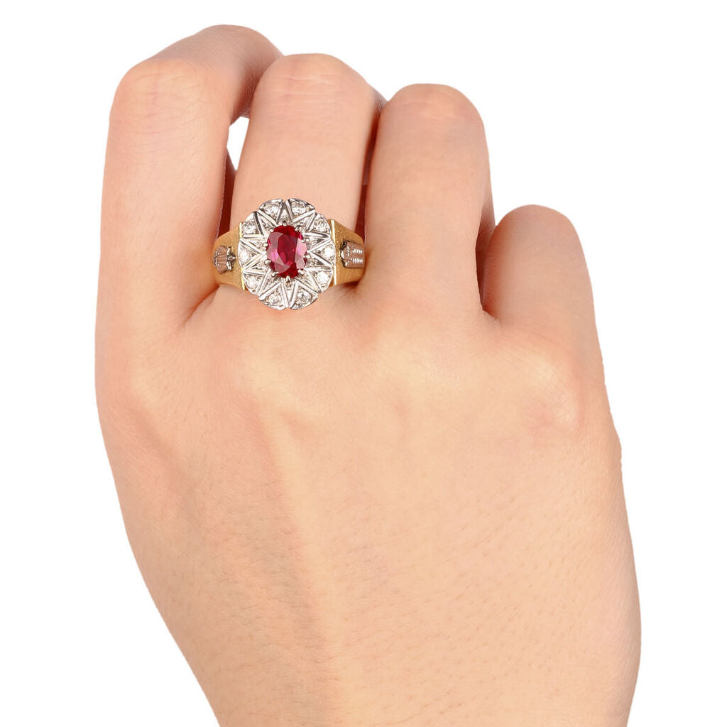 Anel em Ouro Amarelo 18k Formatura com Rubi e Diamantes