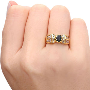 Anel em Ouro Amarelo com Zircônia Negra  e Zircônias Baguetes