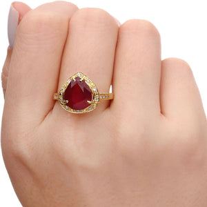 Anel em Ouro Amarelo de Rubi Gota com Diamantes