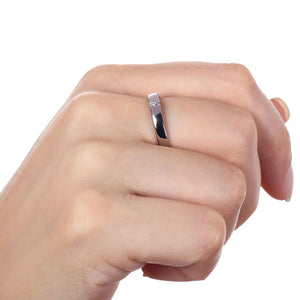 Aliança em Ouro Branco 18k com 2 Diamantes