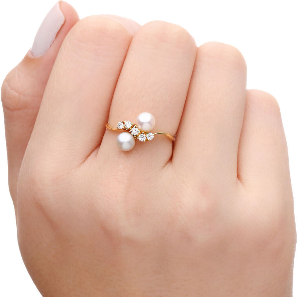 Anel em Ouro Amarelo de  Pérola com Diamantes
