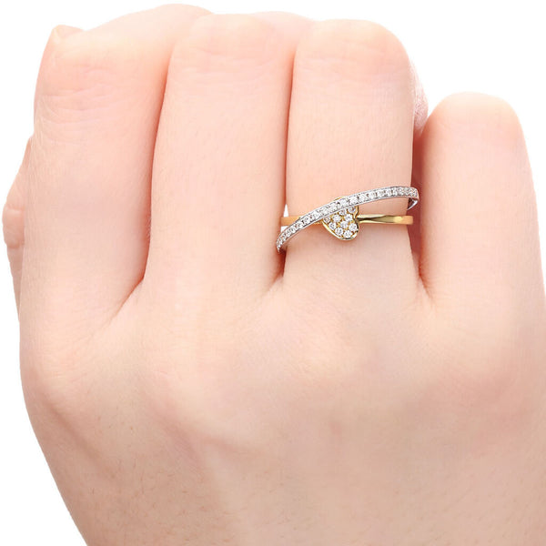 Anel em Ouro Amarelo e Ouro Branco com Coração e Diamantes