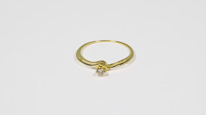 Anel em Ouro Amarelo 18k Solitário Aro Desencontrado com Diamante 