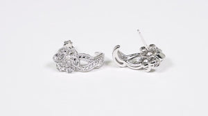 Par de Brinco em Prata 925 Flor com Diamantes Brancos