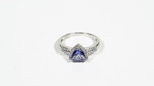Anel em Prata 925 com Tanzanita Delta e Diamantes