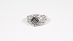 Anel em Prata 925 Flor com Diamantes Negros e Brancos 