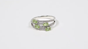 Anel em Prata 925 com Peridotos e Zircônias