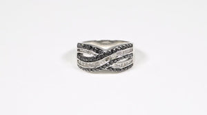Anel em Prata 925 com Diamantes Negros e Champagnes