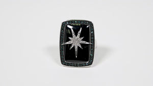125999-Anel em Prata 925 com Ônix e Diamantes
