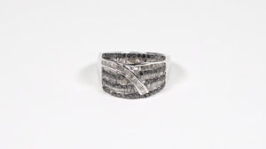 Anel em Prata 925 com Diamantes Negros e Champagnes