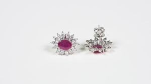 Par de Brinco em Ouro Branco 18k Flor com Rubis e Diamantes